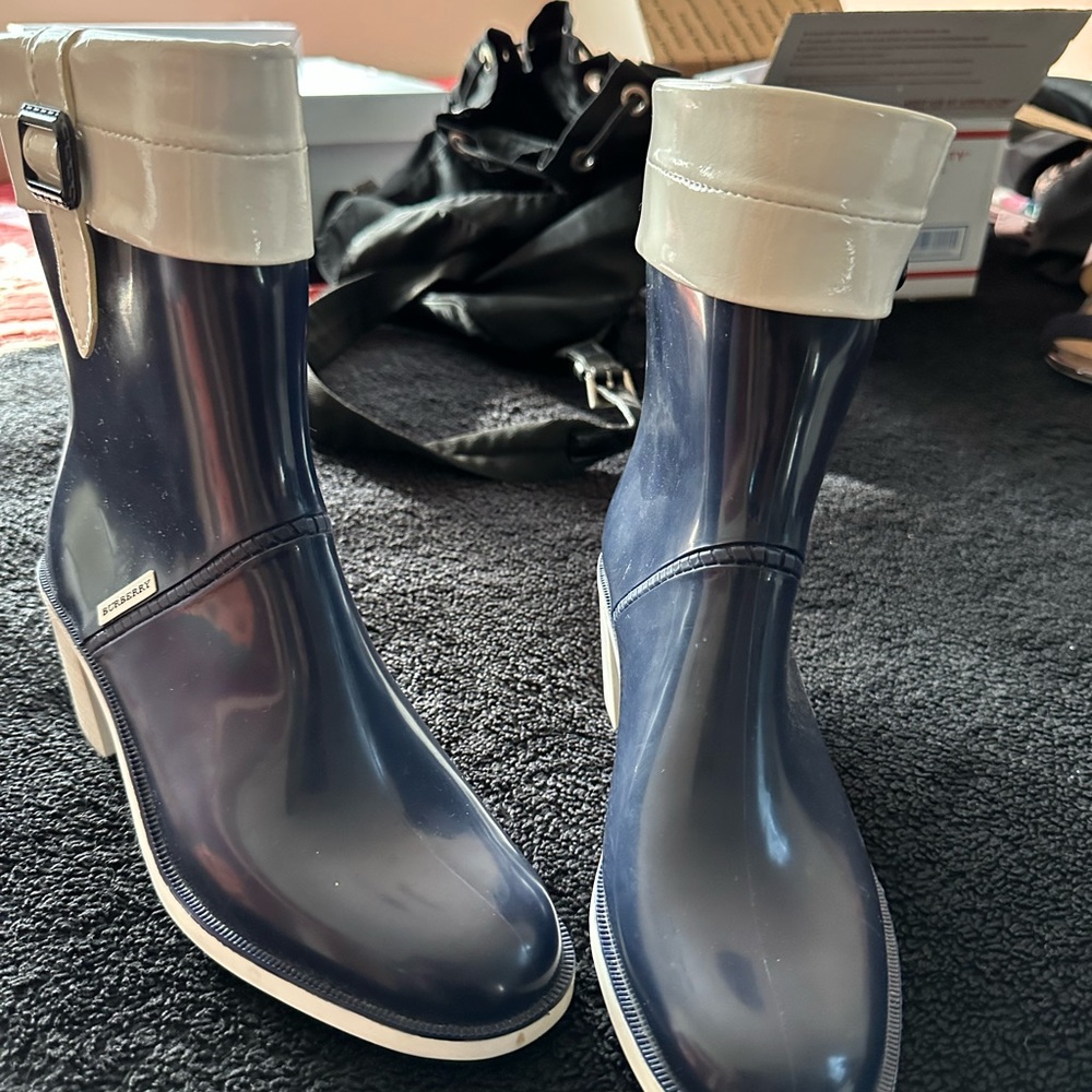 Beautiful Burberry rain boots